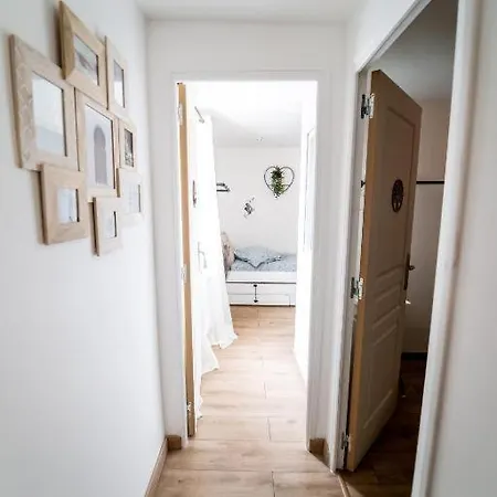 Apartment 2 Parking 10min Port Et